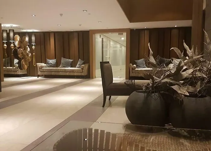 Azure Urban Maui Unit *